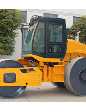 3YJ810 THREE WHEEL STATIC ROAD ROLLER