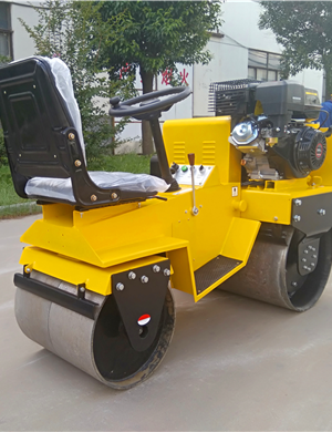 BM850 Double steel wheel seat roller