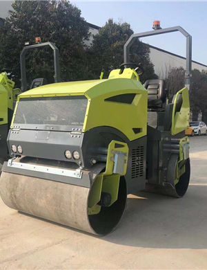 BM3000 Double steel wheel seat roller