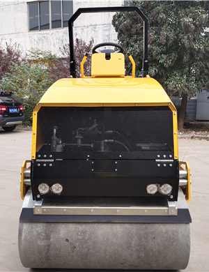 BM4000 Double steel wheel seat roller
