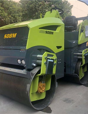 BM4000 Double steel wheel seat roller