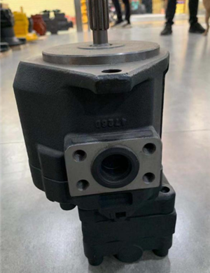 Black E301.8C PVD-00B-16P Excavator Hydraulic Pump