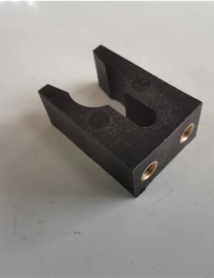 Vö   Paver    Ceiling clamping block part number 2062484