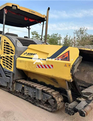 BOMAG BF880C paver Equipment for 2021