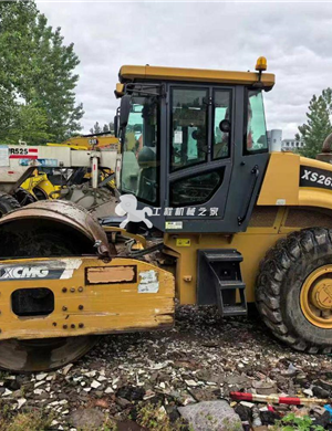 One XCMG 223JE single steel wheel, working for 4000 hours, with the original paint of the entire 