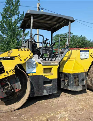 Danapak 624 double steel wheels, working for over 7000 hours!