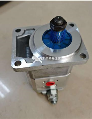  BOMAG fan motor part number 05810733