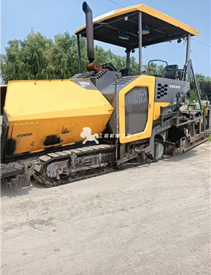 18 year Volvo 6820 telescopic paving machine, nine meter configuration