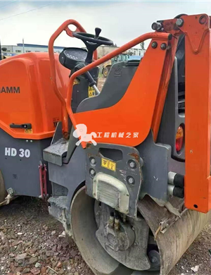 22 year Hummer HD30 small steel wheel, 1500 hours, with edge cutter